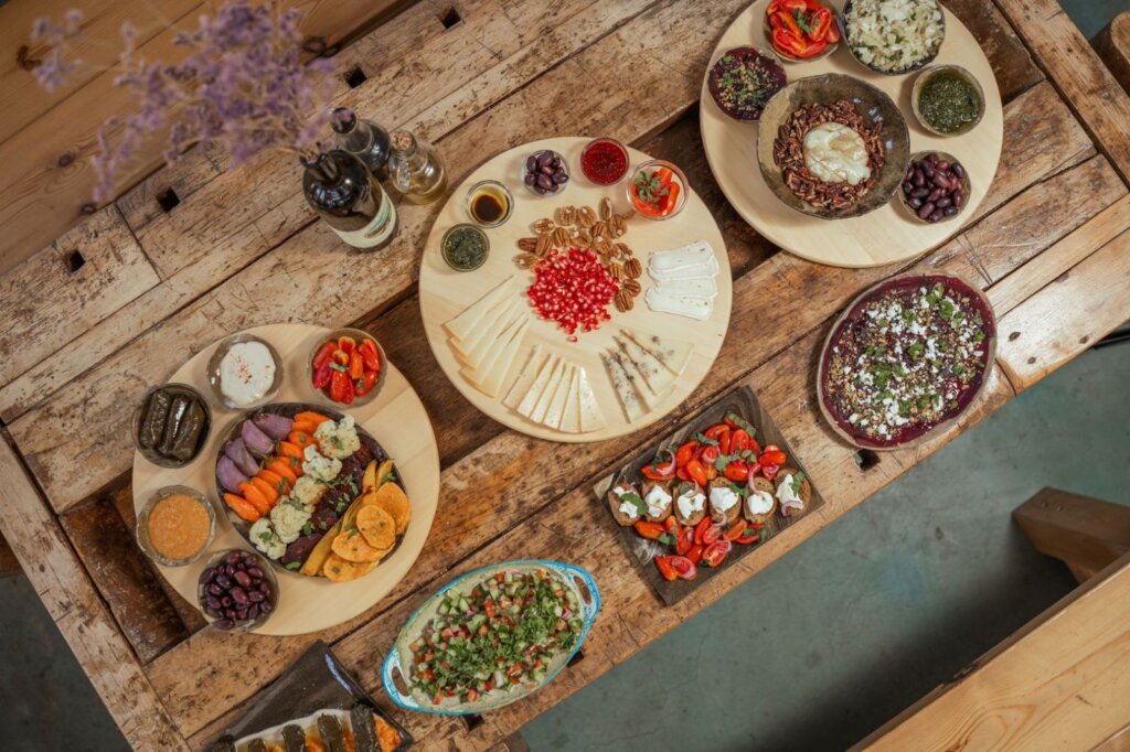 ארוחת בוקר מדברית בקפה מונה